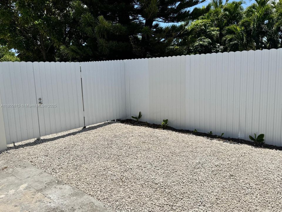 最近租的: $1,200 (1 贝兹, 1 浴室, 0 平方英尺)