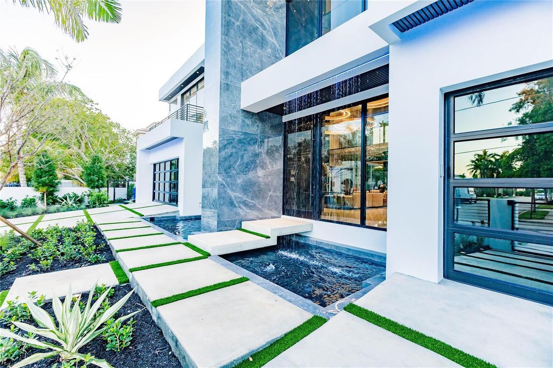 GRAND WALKWAY WITH WATER FEATURE!
