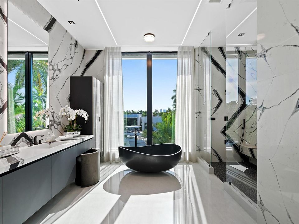 Photo 74
