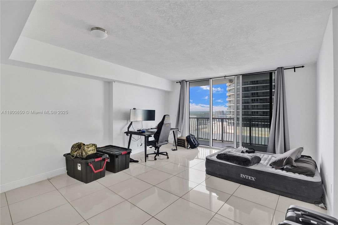 На продажу: $315,000 (0 спален, 1 ванн, 508 Квадратных фут)