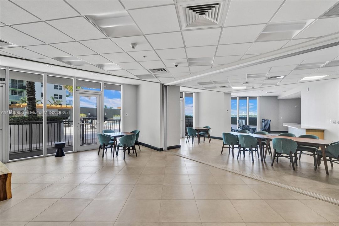 На продажу: $315,000 (0 спален, 1 ванн, 508 Квадратных фут)