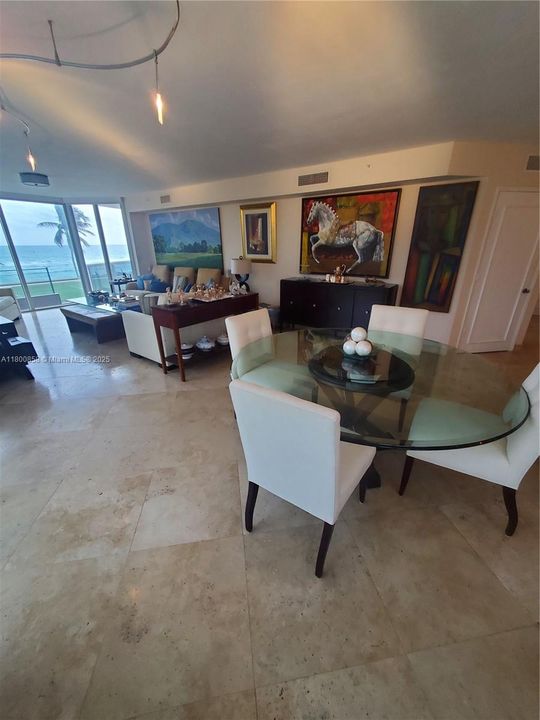 待售: $2,127,000 (3 贝兹, 3 浴室, 2090 平方英尺)