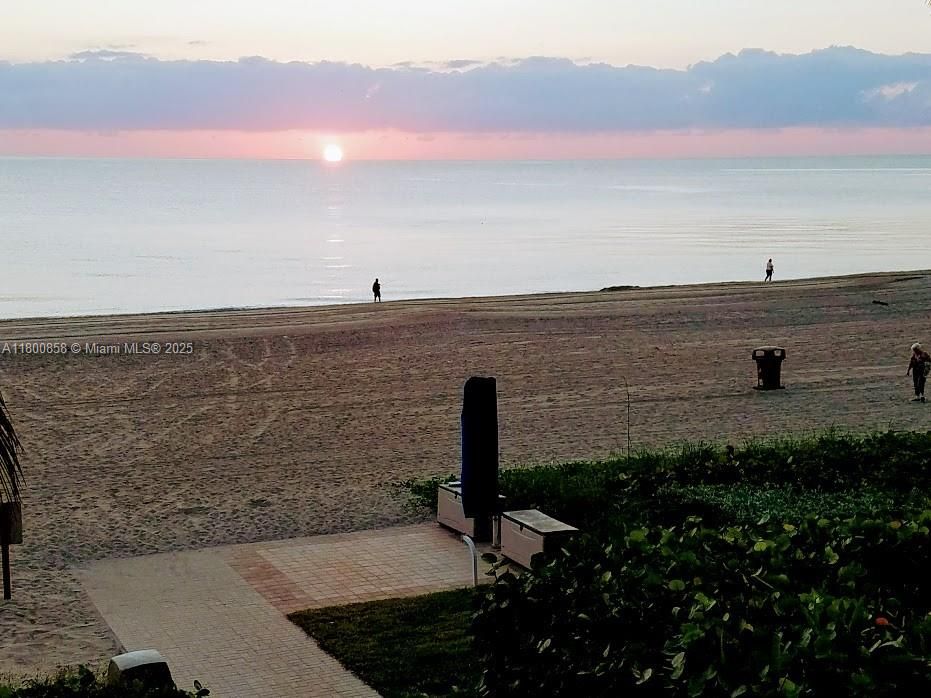 待售: $2,127,000 (3 贝兹, 3 浴室, 2090 平方英尺)