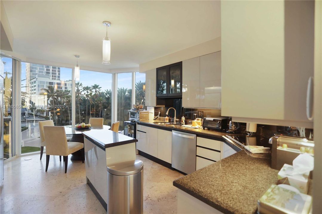 待售: $2,127,000 (3 贝兹, 3 浴室, 2090 平方英尺)