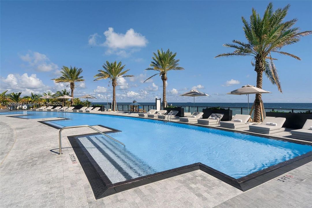 На продажу: $4,635,000 (4 спален, 4 ванн, 3785 Квадратных фут)