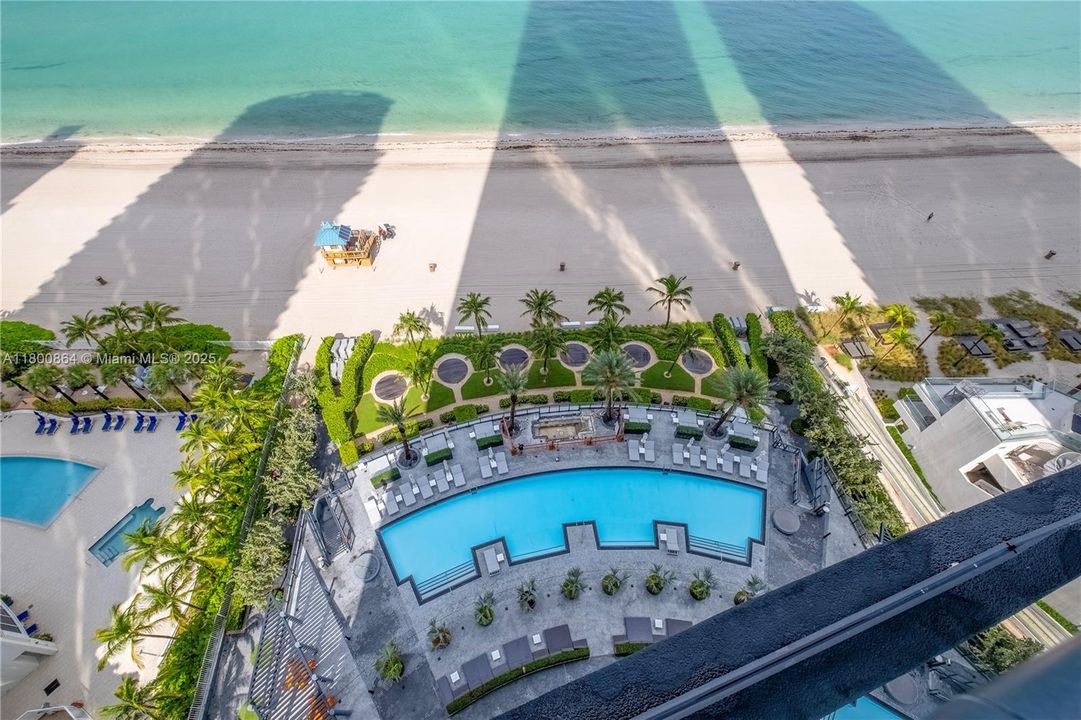 На продажу: $4,635,000 (4 спален, 4 ванн, 3785 Квадратных фут)