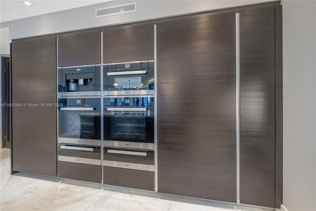 На продажу: $4,635,000 (4 спален, 4 ванн, 3785 Квадратных фут)