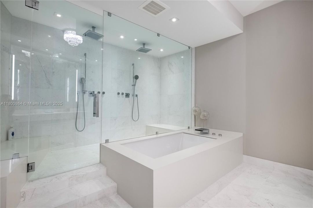 На продажу: $4,635,000 (4 спален, 4 ванн, 3785 Квадратных фут)