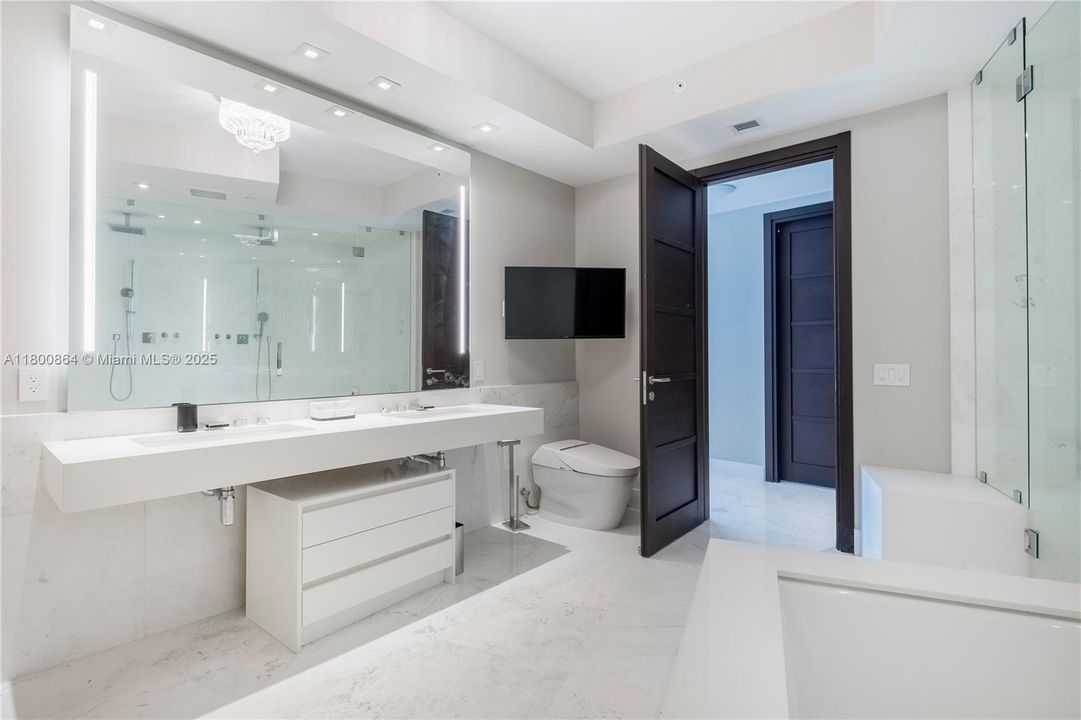 На продажу: $4,635,000 (4 спален, 4 ванн, 3785 Квадратных фут)