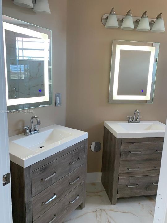 Recientemente alquilado: $4,800 (4 camas, 3 baños, 2825 Pies cuadrados)