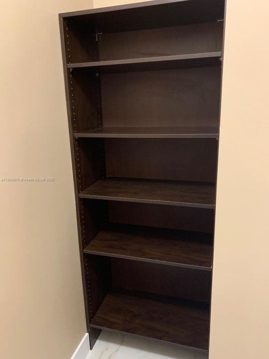 Recientemente alquilado: $4,800 (4 camas, 3 baños, 2825 Pies cuadrados)