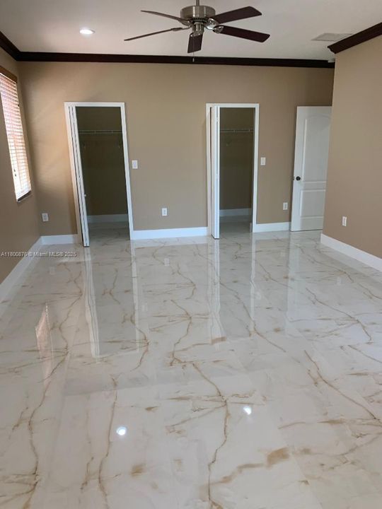 Recientemente alquilado: $4,800 (4 camas, 3 baños, 2825 Pies cuadrados)