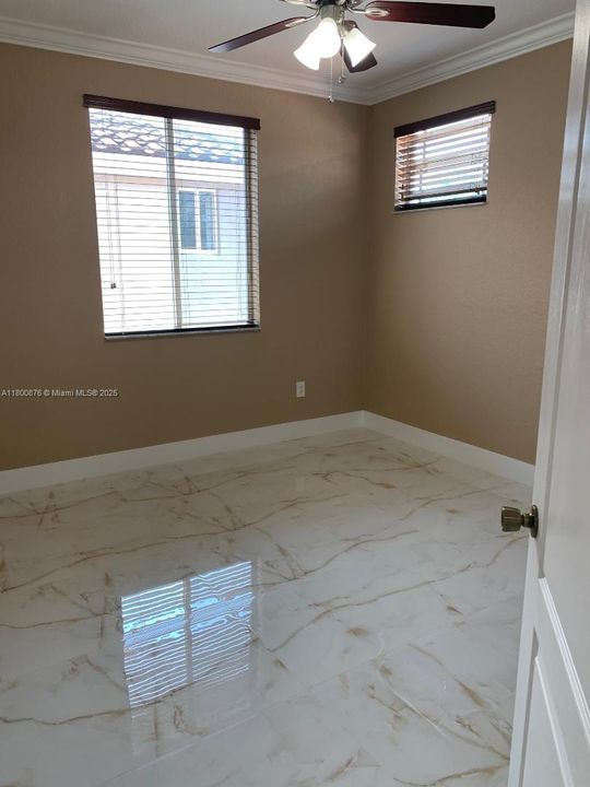 Recientemente alquilado: $4,800 (4 camas, 3 baños, 2825 Pies cuadrados)