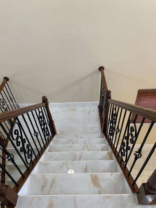 Recientemente alquilado: $4,800 (4 camas, 3 baños, 2825 Pies cuadrados)