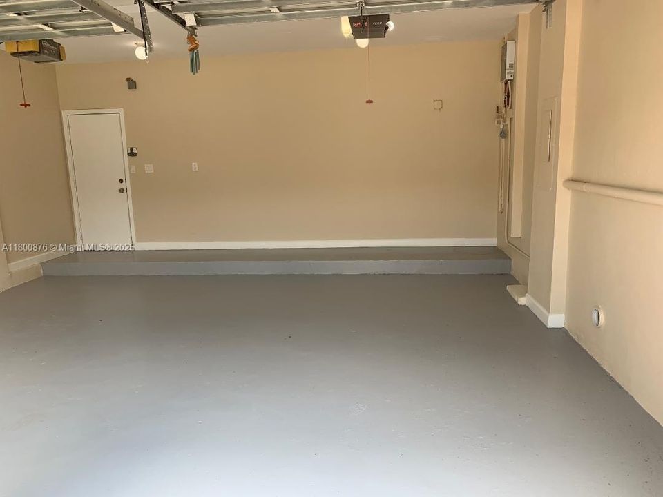 Recientemente alquilado: $4,800 (4 camas, 3 baños, 2825 Pies cuadrados)