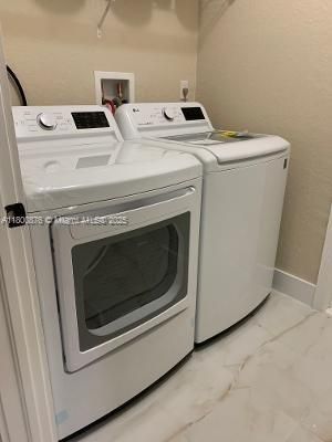 Recientemente alquilado: $4,800 (4 camas, 3 baños, 2825 Pies cuadrados)