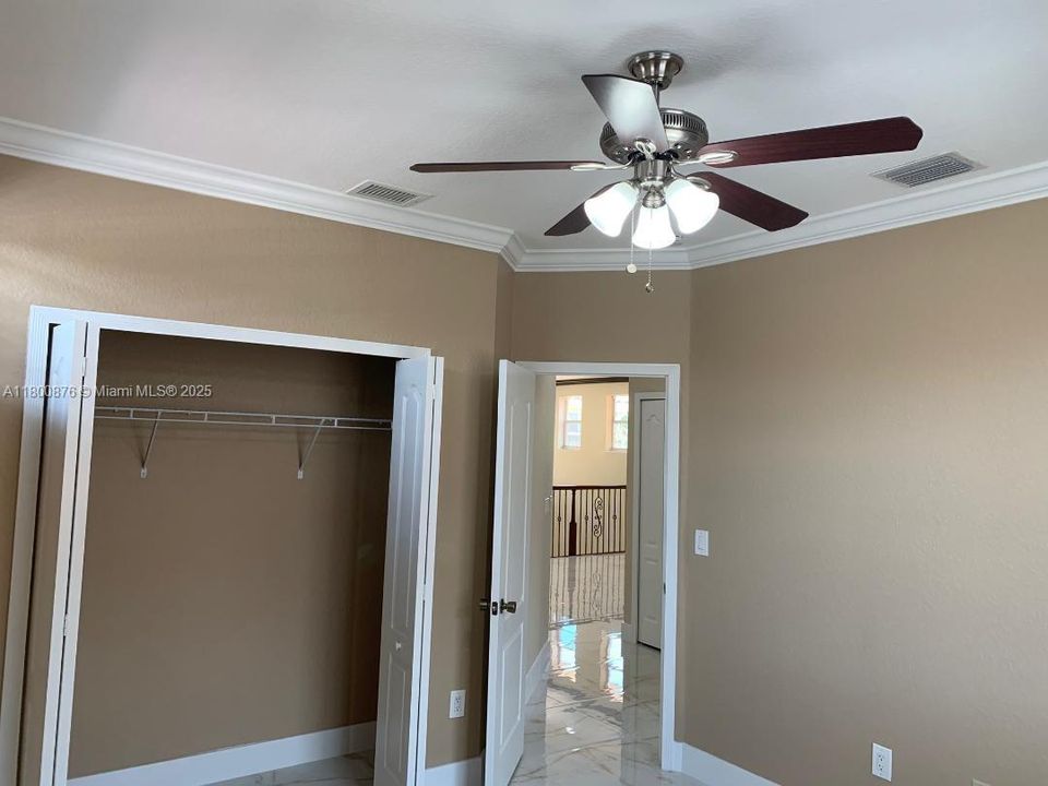 Recientemente alquilado: $4,800 (4 camas, 3 baños, 2825 Pies cuadrados)