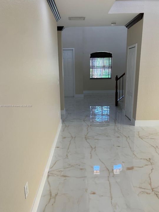 Recientemente alquilado: $4,800 (4 camas, 3 baños, 2825 Pies cuadrados)