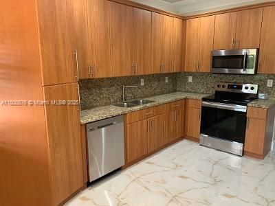 Recientemente alquilado: $4,800 (4 camas, 3 baños, 2825 Pies cuadrados)