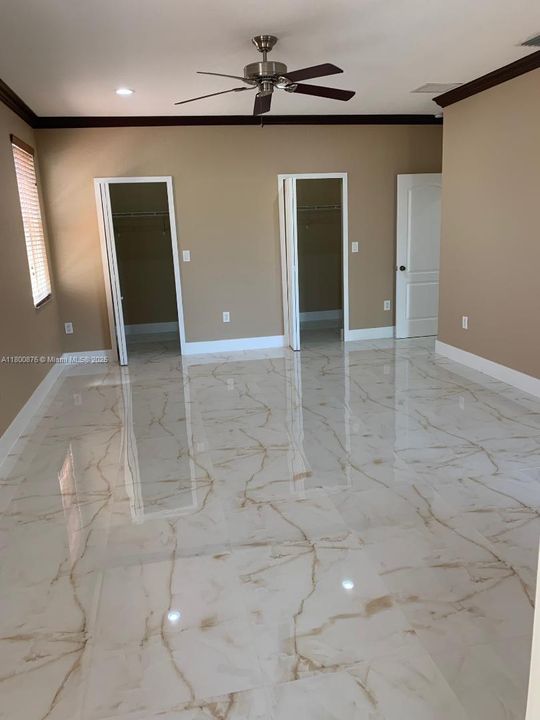 Recientemente alquilado: $4,800 (4 camas, 3 baños, 2825 Pies cuadrados)