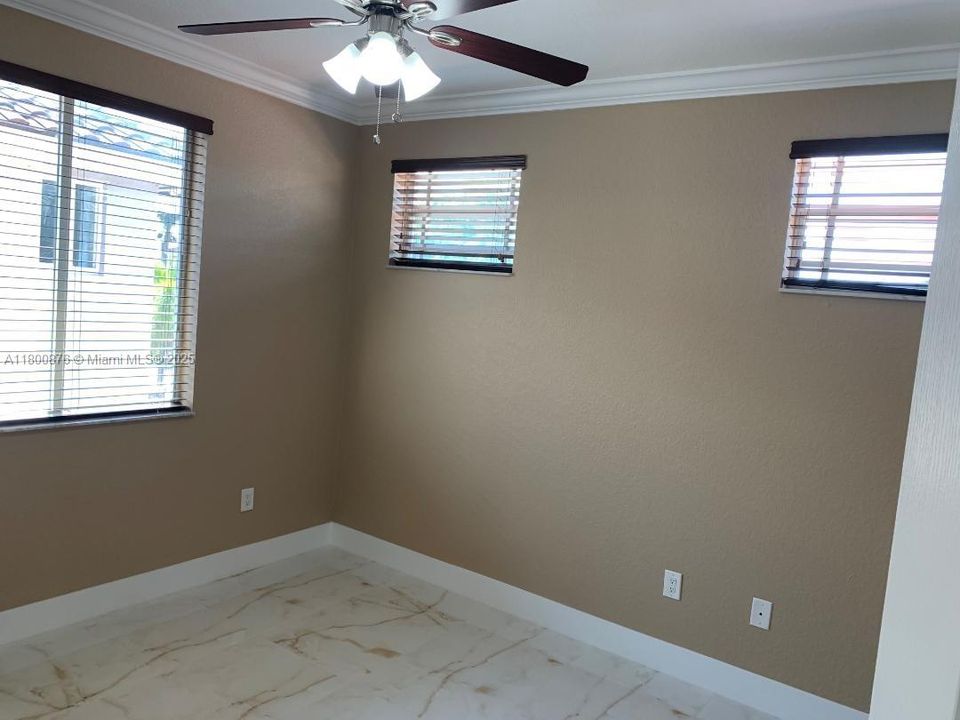 Recientemente alquilado: $4,800 (4 camas, 3 baños, 2825 Pies cuadrados)