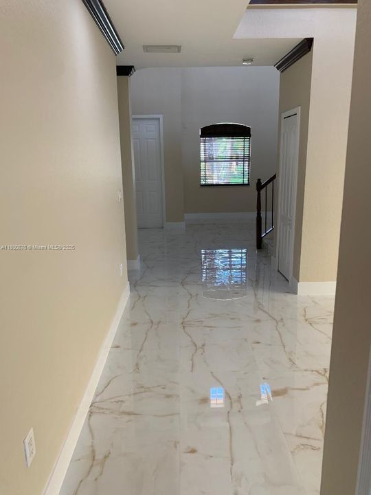 Recientemente alquilado: $4,800 (4 camas, 3 baños, 2825 Pies cuadrados)