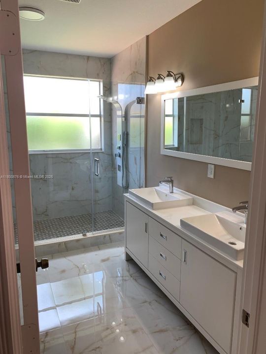 Recientemente alquilado: $4,800 (4 camas, 3 baños, 2825 Pies cuadrados)