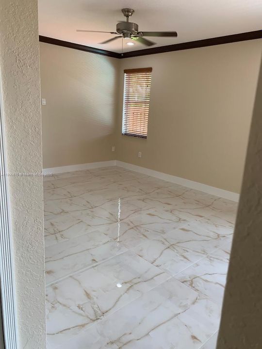 Recientemente alquilado: $4,800 (4 camas, 3 baños, 2825 Pies cuadrados)