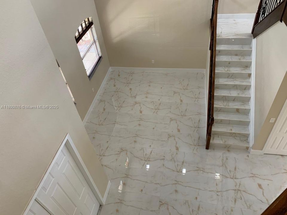 Recientemente alquilado: $4,800 (4 camas, 3 baños, 2825 Pies cuadrados)