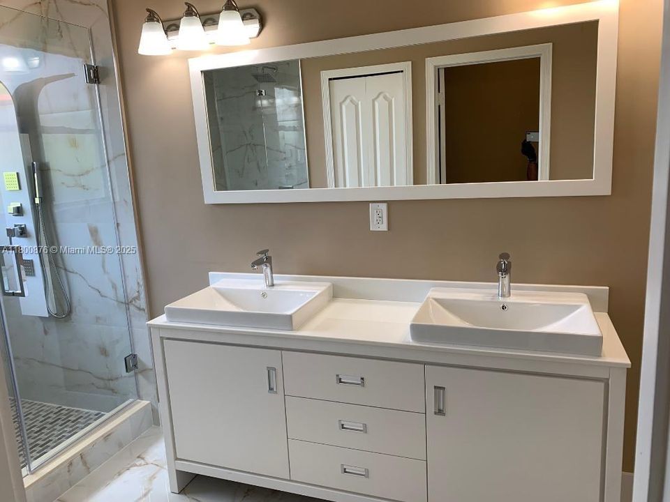 Recientemente alquilado: $4,800 (4 camas, 3 baños, 2825 Pies cuadrados)