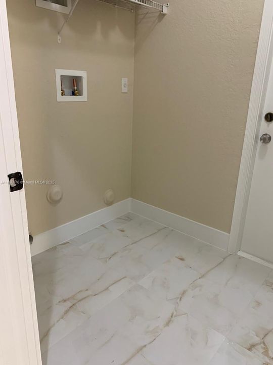 Recientemente alquilado: $4,800 (4 camas, 3 baños, 2825 Pies cuadrados)