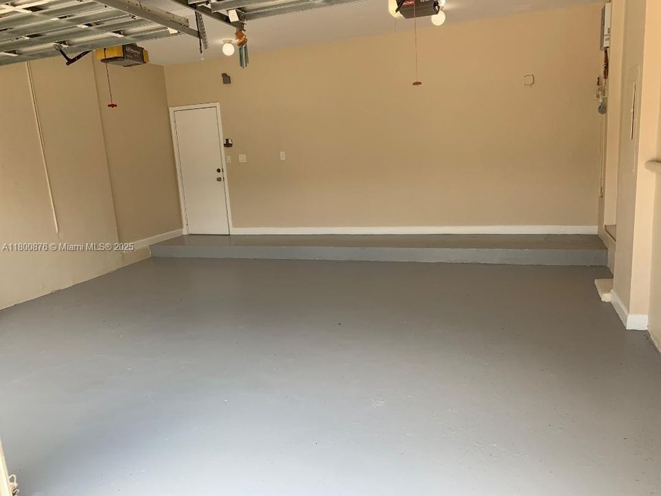 Recientemente alquilado: $4,800 (4 camas, 3 baños, 2825 Pies cuadrados)