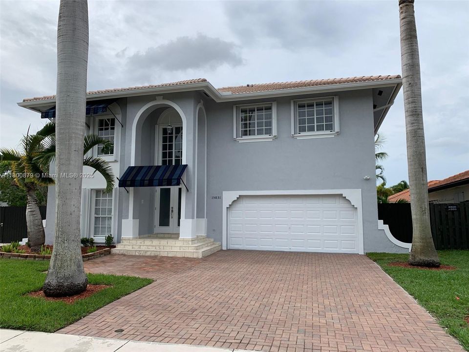 Недавно арендовано: $4,800 (4 спален, 3 ванн, 2304 Квадратных фут)