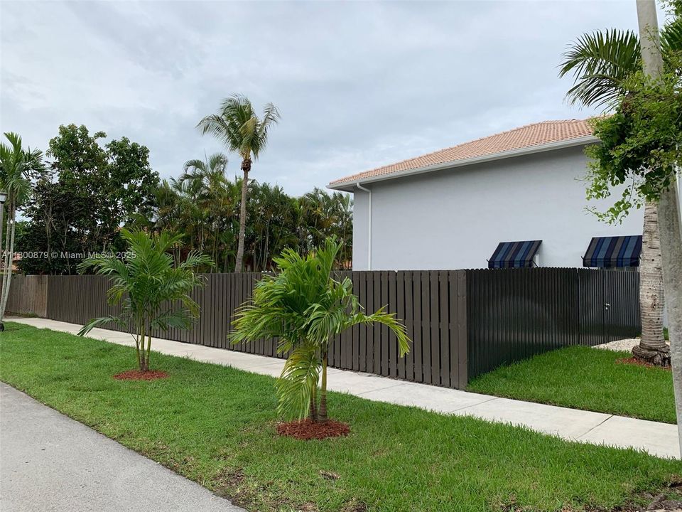 Недавно арендовано: $4,800 (4 спален, 3 ванн, 2304 Квадратных фут)