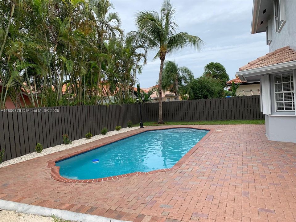 Недавно арендовано: $4,800 (4 спален, 3 ванн, 2304 Квадратных фут)