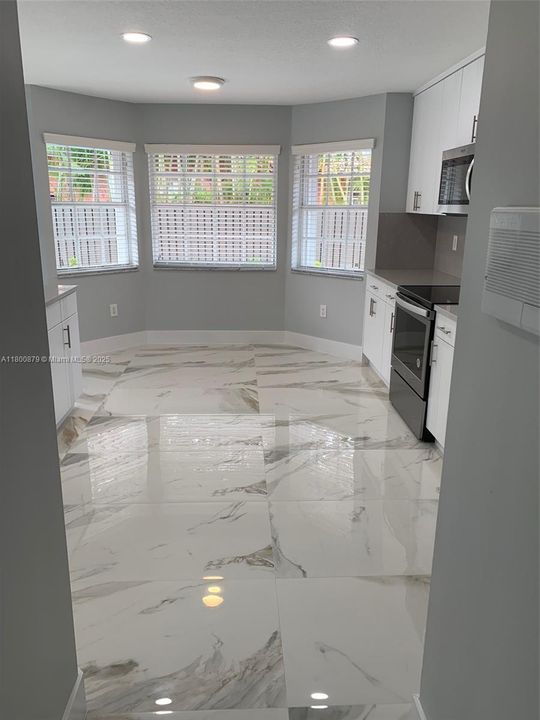 Недавно арендовано: $4,800 (4 спален, 3 ванн, 2304 Квадратных фут)