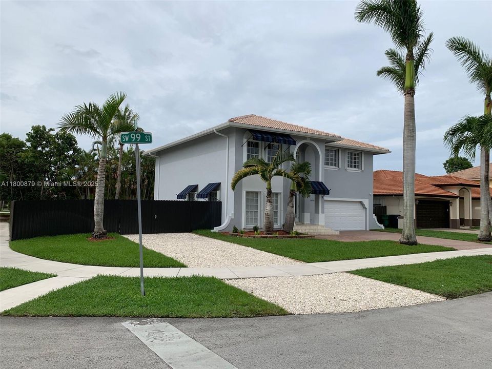 Недавно арендовано: $4,800 (4 спален, 3 ванн, 2304 Квадратных фут)