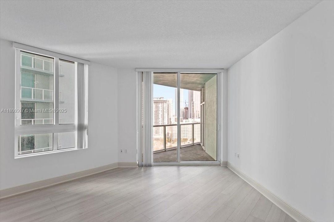 Recently Sold: $389,900 (1 beds, 1 baths, 794 Square Feet)