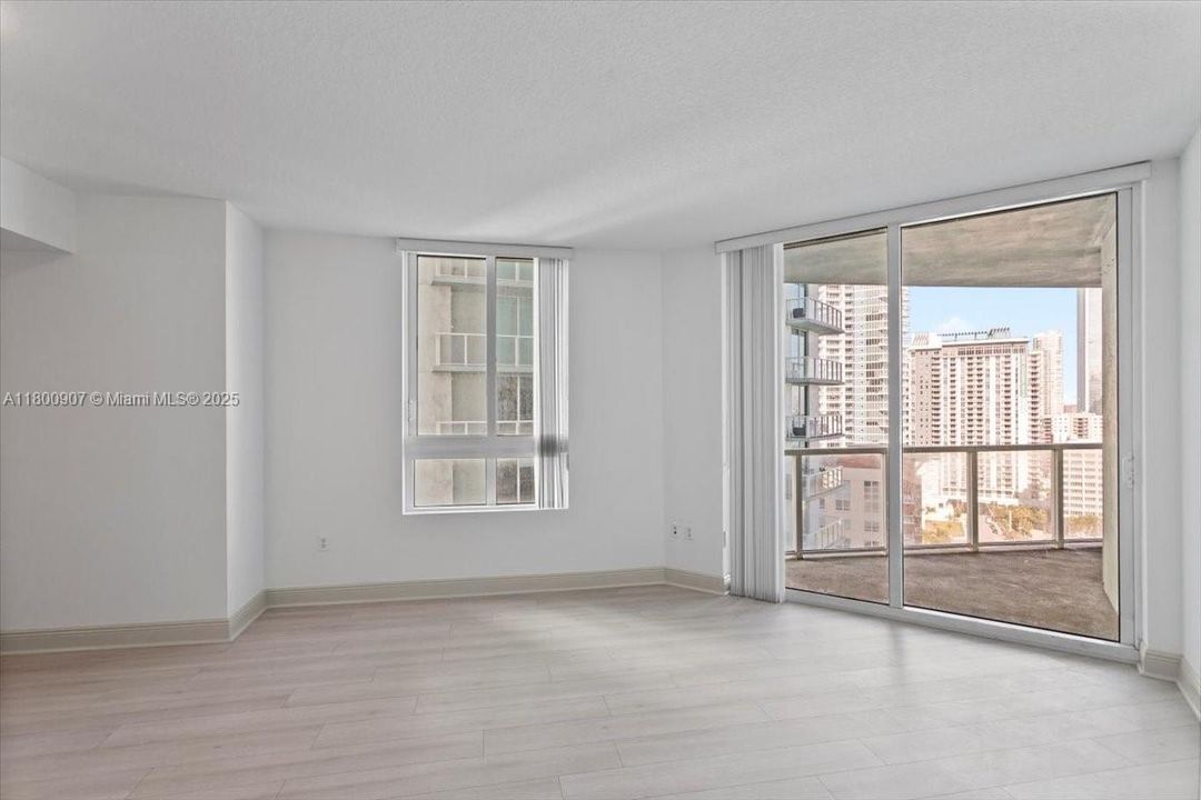 Recently Sold: $389,900 (1 beds, 1 baths, 794 Square Feet)