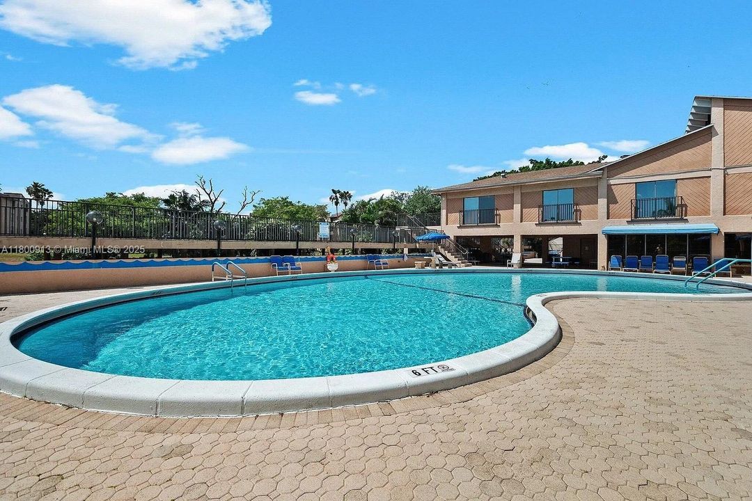 For Sale: $118,770 (2 beds, 2 baths, 1110 Square Feet)