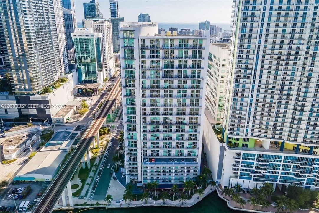 En Venta: $317,500 (0 camas, 1 baños, 602 Pies cuadrados)