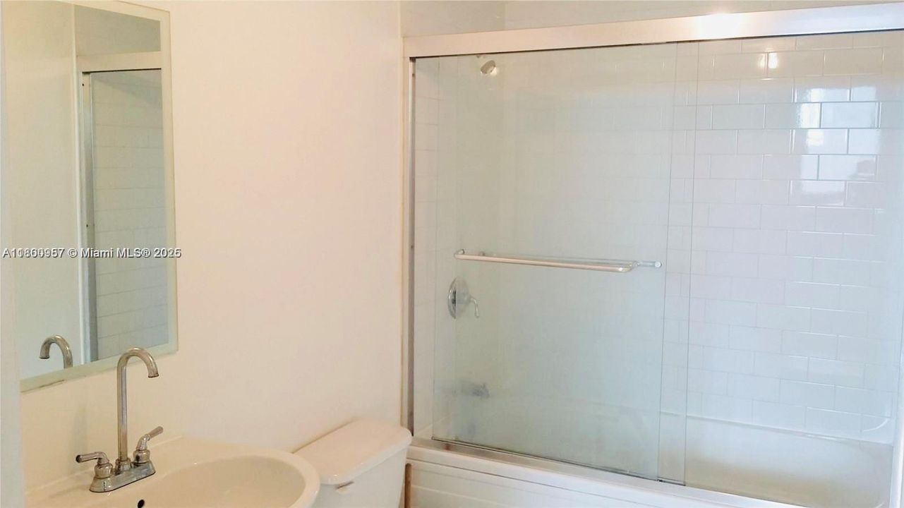 待售: $314,999 (0 贝兹, 1 浴室, 602 平方英尺)