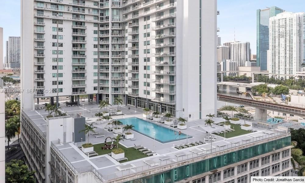 En Venta: $317,500 (0 camas, 1 baños, 602 Pies cuadrados)