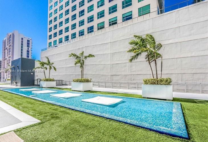 待售: $314,999 (0 贝兹, 1 浴室, 602 平方英尺)