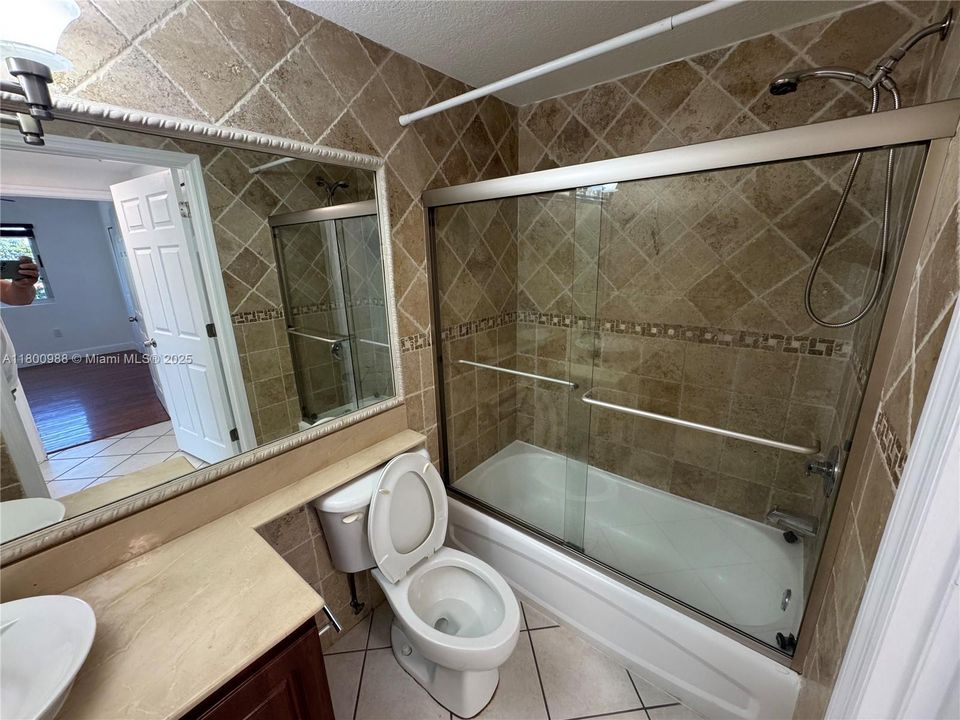 Recently Sold: $306,000 (1 beds, 1 baths, 665 Square Feet)