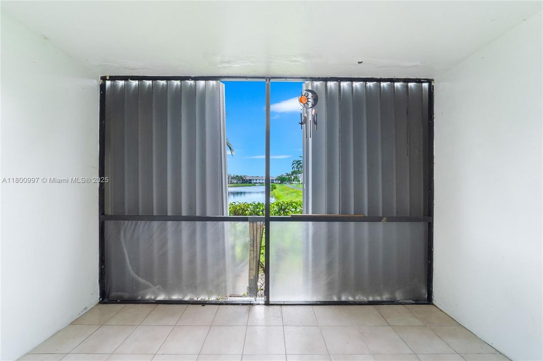 Recently Sold: $100,000 (1 beds, 1 baths, 624 Square Feet)