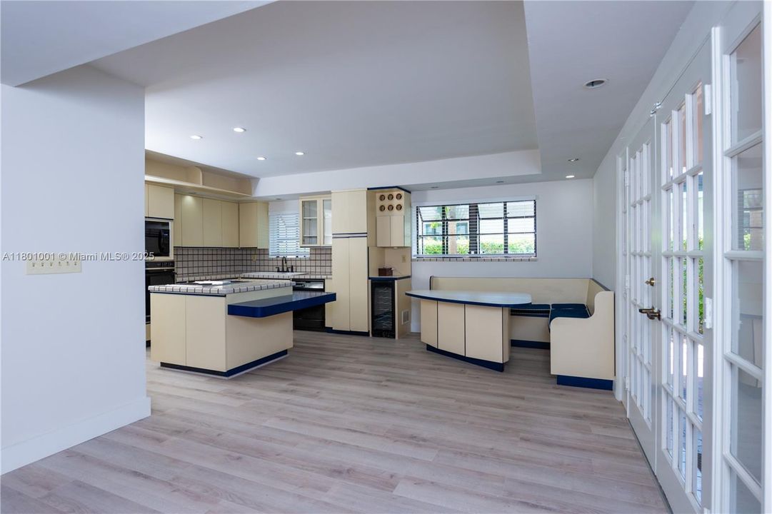 Recientemente alquilado: $8,500 (5 camas, 4 baños, 2576 Pies cuadrados)