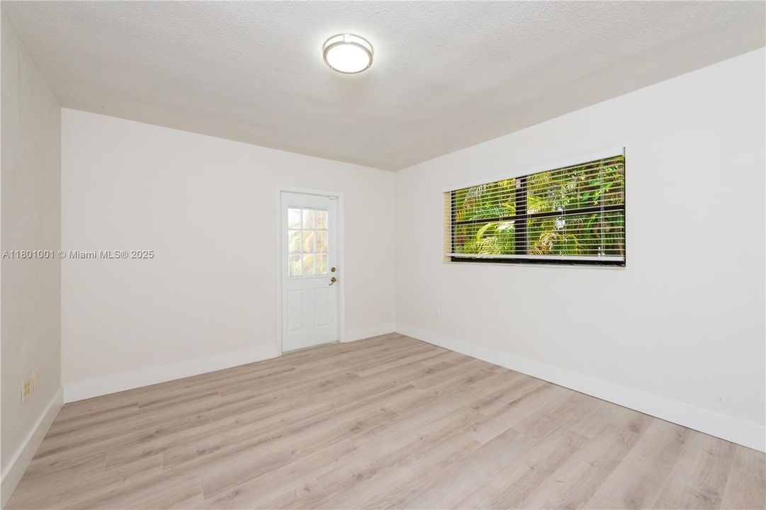 Recientemente alquilado: $8,500 (5 camas, 4 baños, 2576 Pies cuadrados)