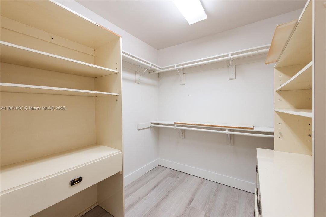 Recientemente alquilado: $8,500 (5 camas, 4 baños, 2576 Pies cuadrados)