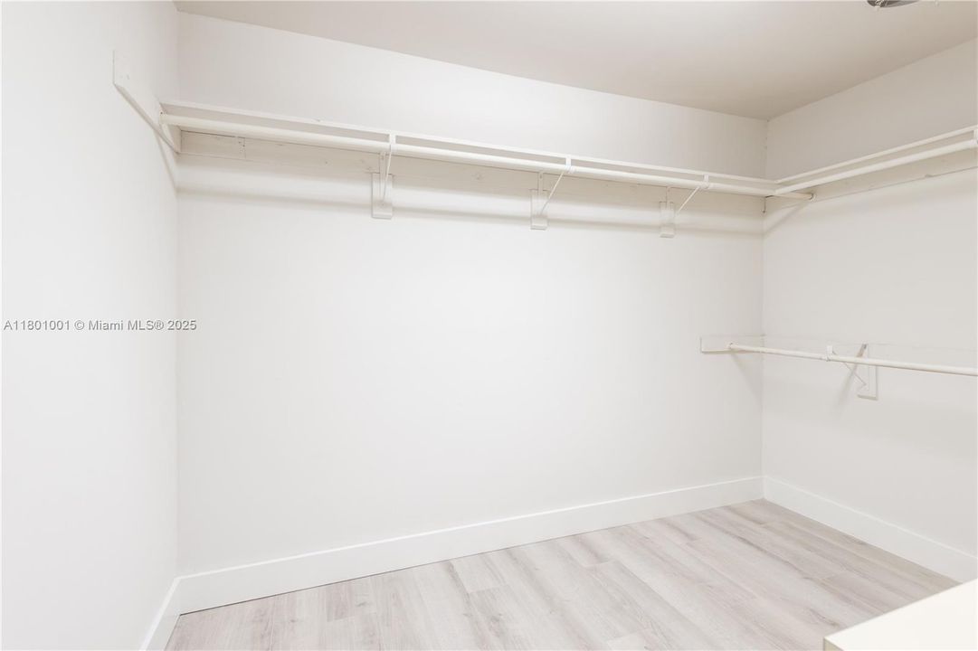 Recientemente alquilado: $8,500 (5 camas, 4 baños, 2576 Pies cuadrados)